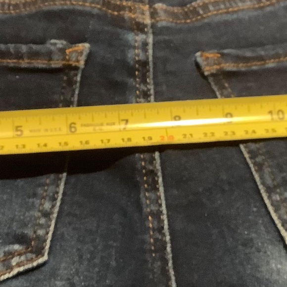 WAX JEAN - DISTRESSED SHORT JEANS WITH ROLLED CUFFS  S/P - Picture 5 of 7